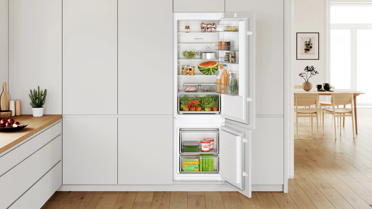 Bosch | Series 2 built-in fridge-freezer with freezer at bottom 177.2 x 54.1 cm sliding hinge KIV87NSE0M