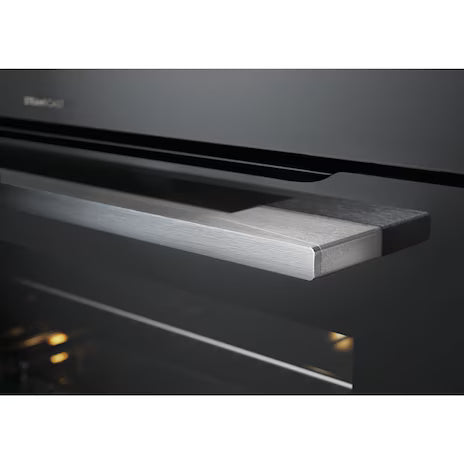 Electrolux 90cm UltimateTaste 700 built-in single oven with 125L capacity |EVE916SE