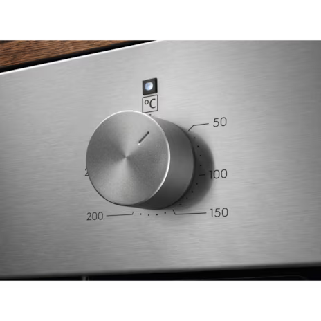 Electrolux 60cm 300 Series built-in single oven with 65L capacity |KOHHE00BX - Urbancucine 