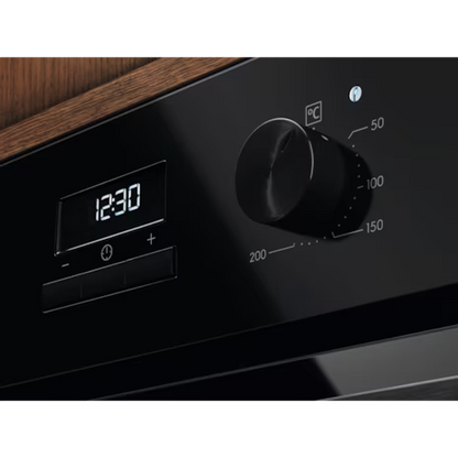 Electrolux 60cm 300 Series built-in single oven with 65L capacity |KOHGE00BK - Urbancucine 